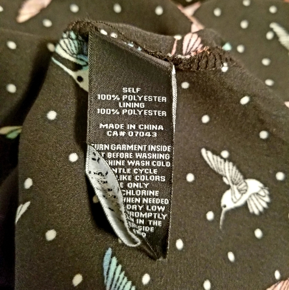 Flowy Hummingbird Print Tank Top - Picture 6 of 6